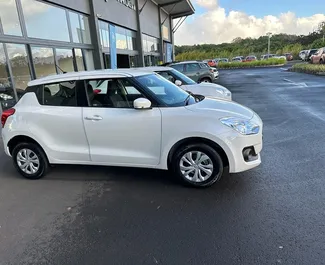 Wypożyczalnia Suzuki Swift na lotnisku na Mauritiusie, Mauritius ✓ Nr 7377. ✓ Skrzynia Automatyczna ✓ Opinii: 2.