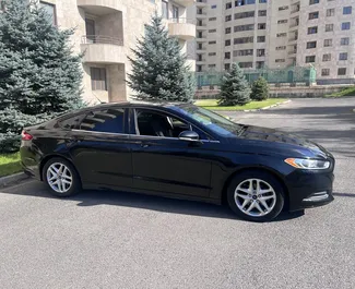 Ford Fusion Sedan 2013 do wynajęcia w Erewaniu. Limit przebiegu nieograniczony.