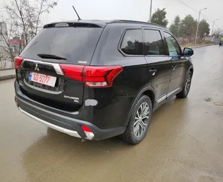 Wynajmij Mitsubishi Outlander 2019 w Gruzji. Paliwo: Benzyna. Moc: 167 KM ➤ Koszt od 140 GEL za dobę.