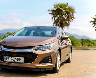 Chevrolet Cruze – samochód kategorii Komfort na wynajem w Gruzji ✓ Depozyt 250 GEL ✓ Ubezpieczenie: OC, CDW, SCDW, FDW, Pasażerowie, Od Kradzieży.