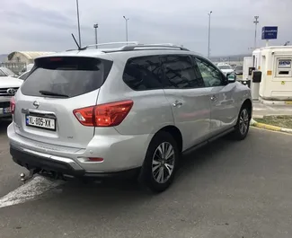 Nissan Pathfinder 2020 do wynajęcia w Tbilisi. Limit przebiegu nieograniczony.