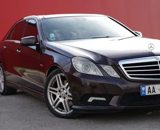 Wynajmij Mercedes-Benz E-Class 2009 w Albanii. Paliwo: Diesel. Moc: 204 KM ➤ Koszt od 39 EUR za dobę.
