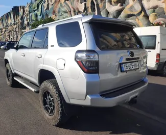 Toyota 4 Runner – samochód kategorii Komfort, SUV na wynajem w Gruzji ✓ Depozyt 800 GEL ✓ Ubezpieczenie: OC, FDW, Zagranica.