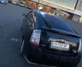 Toyota Prius 2008 do wynajęcia w Kutaisi. Limit przebiegu nieograniczony.