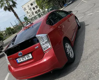 Toyota Prius 2011 do wynajęcia w Kutaisi. Limit przebiegu nieograniczony.