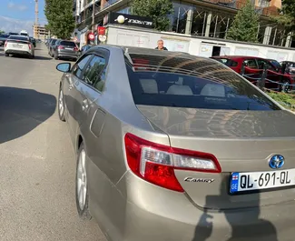 Toyota Camry 2013 do wynajęcia w Tbilisi. Limit przebiegu nieograniczony.