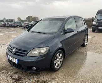 Wypożyczalnia Volkswagen Golf Plus na lotnisku w Tiranie, Albania ✓ Nr 8136. ✓ Skrzynia Automatyczna ✓ Opinii: 1.