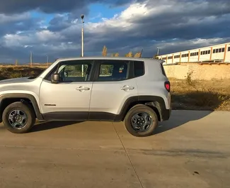 Wynajmij Jeep Renegade 2018 w Gruzji. Paliwo: Benzyna. Moc: 147 KM ➤ Koszt od 100 GEL za dobę.