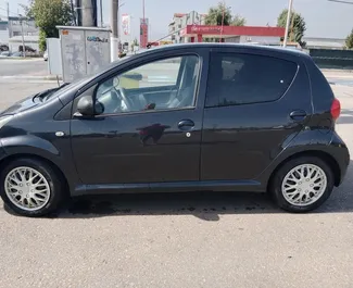 Silnik Benzyna 1,0 l – Wynajmij Toyota Aygo na lotnisku w Belgradzie.