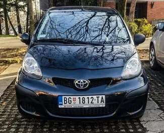 Wynajem samochodu Toyota Aygo nr 8367 (Automatyczna) na lotnisku w Belgradzie, z silnikiem 1,0l. Benzyna ➤ Bezpośrednio od Suzana w Serbii.