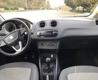 Silnik Diesel 1,9 l – Wynajmij SEAT Ibiza w Tiranie.