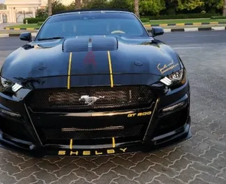 Wypożyczalnia Ford Mustang Cabrio w Dubaju, ZEA ✓ Nr 8412. ✓ Skrzynia Automatyczna ✓ Opinii: 0.