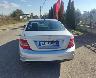 Wynajmij Mercedes-Benz C220 d 2010 w Albanii. Paliwo: Diesel. Moc: 110 KM ➤ Koszt od 27 EUR za dobę.