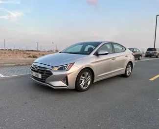 Wynajmij Hyundai Elantra 2020 w ZEA. Paliwo: Benzyna. Moc: 150 KM ➤ Koszt od 119 AED za dobę.