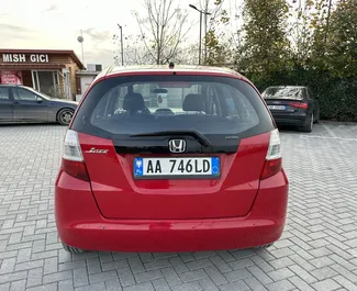 Wynajmij Honda Jazz 2010 w Albanii. Paliwo: Benzyna. Moc: 93 KM ➤ Koszt od 25 EUR za dobę.