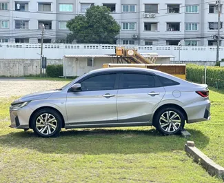 Toyota Yaris Ativ 2022 – wynajem od właścicieli na lotnisku w Phuket (Tajlandia).