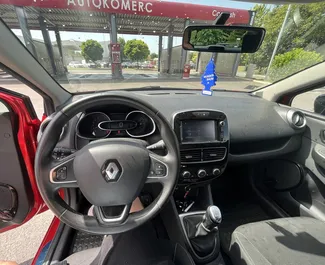 Wynajmij Renault Clio 4 2019 w Serbii. Paliwo: Benzyna. Moc: 73 KM ➤ Koszt od 30 EUR za dobę.