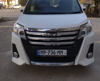 Wynajem samochodu Toyota Noah nr 8929 (Automatyczna) na lotnisku w Kutaisi, z silnikiem 2,0l. Benzyna ➤ Bezpośrednio od Nika w Gruzji.