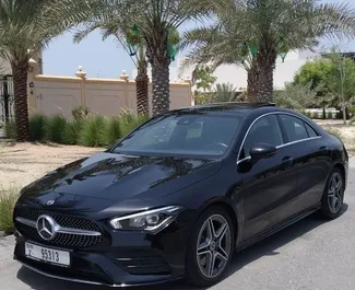 Wypożyczalnia Mercedes-Benz CLA200 w Dubaju, ZEA ✓ Nr 8560. ✓ Skrzynia Automatyczna ✓ Opinii: 0.