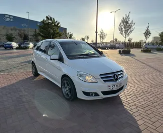 Wynajmij Mercedes-Benz B-Class 2008 w Armenii. Paliwo: Benzyna. Moc: 116 KM ➤ Koszt od 47 USD za dobę.