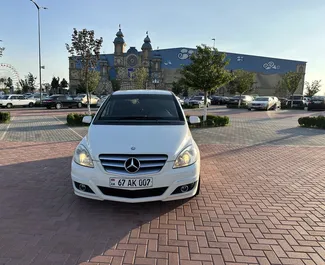 Wynajem samochodu Mercedes-Benz B-Class nr 9121 (Automatyczna) w Erewaniu, z silnikiem 1,7l. Benzyna ➤ Bezpośrednio od Artak w Armenii.