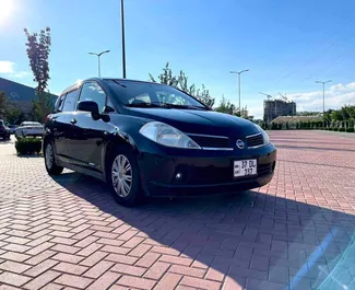 Wynajmij Nissan Tiida 2007 w Armenii. Paliwo: Benzyna. Moc: 109 KM ➤ Koszt od 35 USD za dobę.