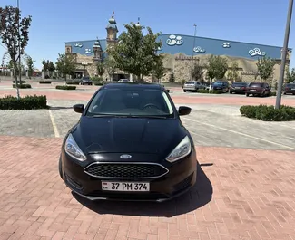 Wynajmij Ford Focus 2018 w Armenii. Paliwo: Benzyna. Moc: 160 KM ➤ Koszt od 53 USD za dobę.