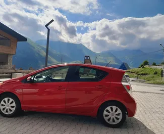 Toyota Prius C – samochód kategorii Ekonomiczny, Komfort na wynajem w Gruzji ✓ Depozyt 40 GEL ✓ Ubezpieczenie: OC, SCDW, Pasażerowie, Od Kradzieży.