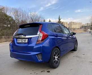 Honda Fit 2015 do wynajęcia w Tbilisi. Limit przebiegu nieograniczony.