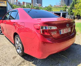 Toyota Camry 2014 do wynajęcia w Tbilisi. Limit przebiegu nieograniczony.