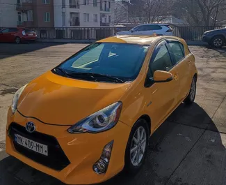 Wypożyczalnia Toyota Prius C w Tbilisi, Gruzja ✓ Nr 9303. ✓ Skrzynia Automatyczna ✓ Opinii: 1.