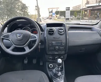 Dacia Duster 2017 do wynajęcia w Tiranie. Limit przebiegu nieograniczony.