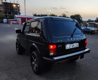 Lada Niva – samochód kategorii Ekonomiczny, SUV na wynajem w Armenii ✓ Depozyt 300 USD ✓ Ubezpieczenie: OC, CDW, Pasażerowie, Od Kradzieży, Zagranica.