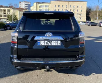 Toyota 4 Runner 2020 do wynajęcia w Kutaisi. Limit przebiegu nieograniczony.