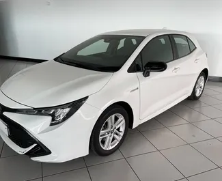 Wypożyczalnia Toyota Corolla na lotnisku Tenerife South, Hiszpania ✓ Nr 9502. ✓ Skrzynia Automatyczna ✓ Opinii: 0.