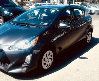 Wypożyczalnia Toyota Prius C na lotnisku w Tbilisi, Gruzja ✓ Nr 9558. ✓ Skrzynia Automatyczna ✓ Opinii: 0.