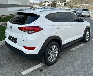 Wynajmij Hyundai Tucson 2016 w Albanii. Paliwo: Diesel. Moc: 145 KM ➤ Koszt od 27 EUR za dobę.