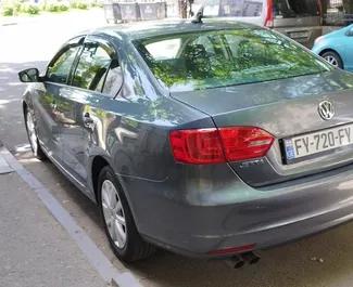 Volkswagen Jetta 2013 do wynajęcia w Tbilisi. Limit przebiegu nieograniczony.