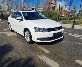 Wypożyczalnia Volkswagen Jetta w Tiranie, Albania ✓ Nr 9572. ✓ Skrzynia Automatyczna ✓ Opinii: 0.