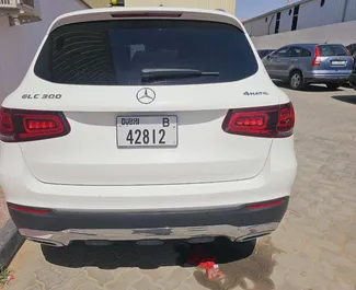 Silnik Benzyna 2,5 l – Wynajmij Mercedes-Benz GLC300 w Dubaju.