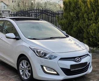 Wynajmij Hyundai i30 2013 w Albanii. Paliwo: Diesel. Moc: 110 KM ➤ Koszt od 22 EUR za dobę.