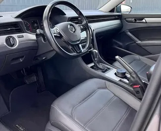 Wynajmij Volkswagen Passat 2021 w Gruzji. Paliwo: Benzyna. Moc: 210 KM ➤ Koszt od 150 GEL za dobę.