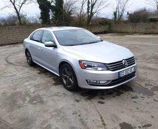 Wynajmij Volkswagen Passat 2013 w Gruzji. Paliwo: Benzyna. Moc: 180 KM ➤ Koszt od 115 GEL za dobę.