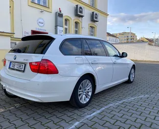 Silnik Benzyna 2,0 l – Wynajmij BMW 3-series Touring w Pradze.