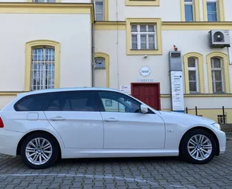 Wynajmij BMW 3-series Touring 2011 in Czechia. Paliwo: Benzyna. Moc: 143 KM ➤ Koszt od 42 EUR za dobę.