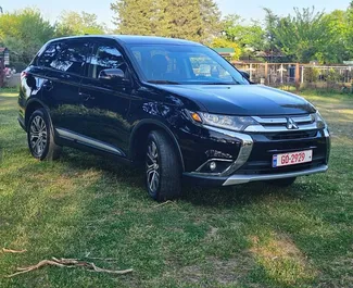 Wynajmij Mitsubishi Outlander Xl 2017 w Gruzji. Paliwo: Benzyna. Moc: 180 KM ➤ Koszt od 110 GEL za dobę.