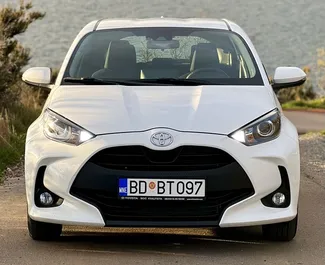 Wynajem samochodu Toyota Yaris nr 9841 (Automatyczna) w Budvie, z silnikiem 1,5l. Benzyna ➤ Bezpośrednio od Stefan w Czarnogórze.