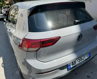 Volkswagen Golf 8 – samochód kategorii Ekonomiczny, Komfort na wynajem w Albanii ✓ Depozyt 300 EUR ✓ Ubezpieczenie: OC, CDW, SCDW, Od Kradzieży, Zagranica, Młody, Bez Depozytu.