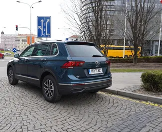 Wynajem samochodu Volkswagen Tiguan nr 9640 (Automatyczna) w Pradze, z silnikiem 2,0l. Diesel ➤ Bezpośrednio od Sergey in Czechia.