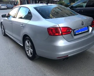 Volkswagen Jetta 2015 do wynajęcia w Durres. Limit przebiegu nieograniczony.